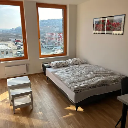 Smichov Andel Apartment *