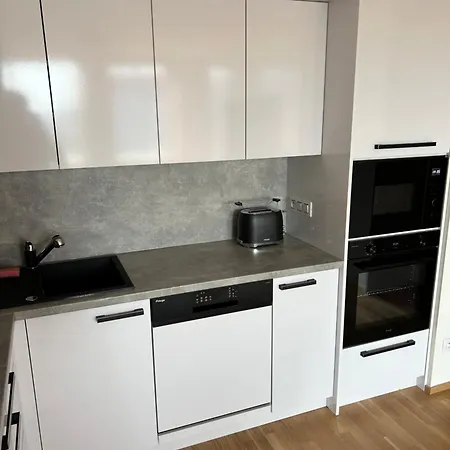 Smichov Andel Apartment *